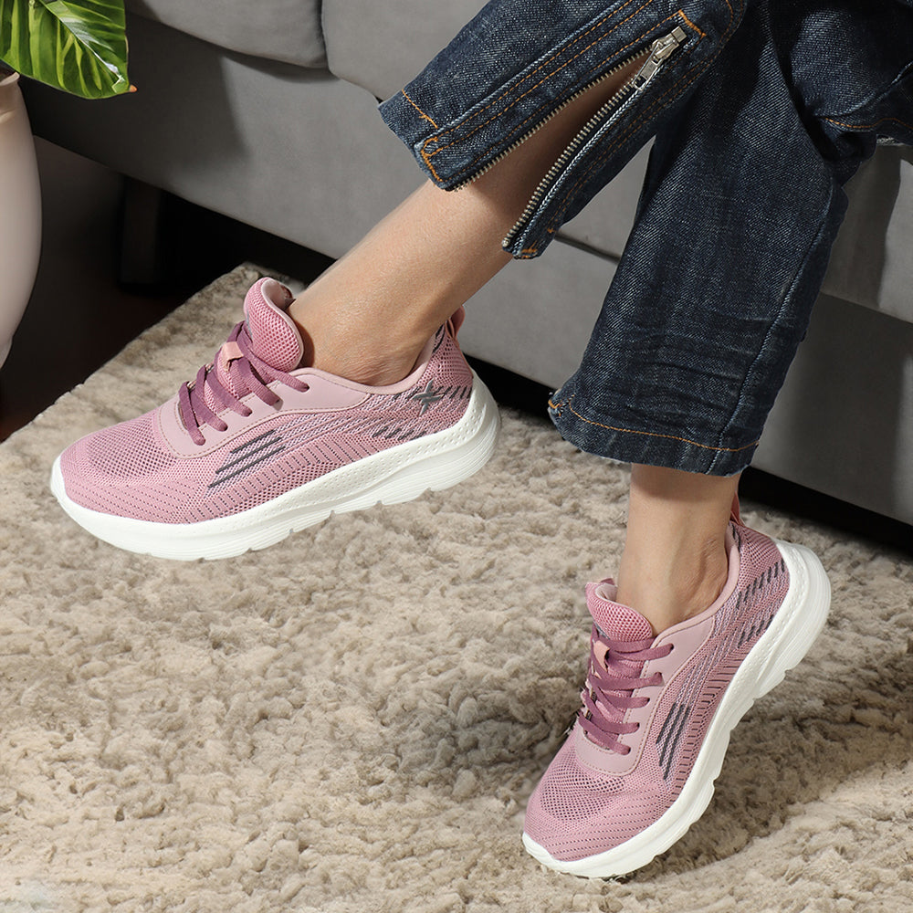 Women Mesh Flyknit Technology Lace-Up Sports Shoes