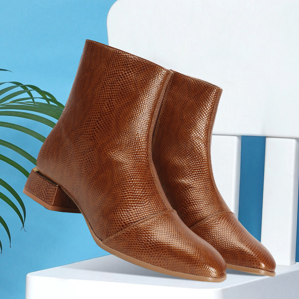 Women Casual Textured Zippered Boots