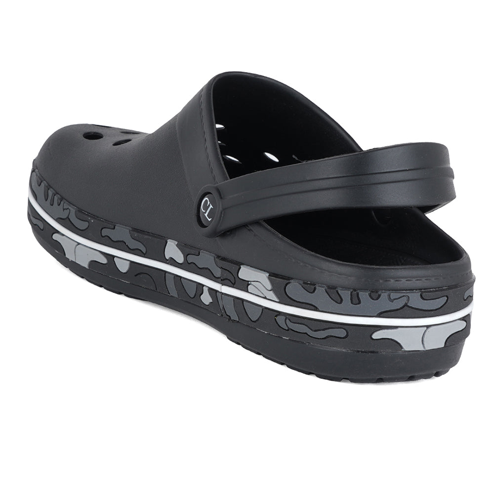Men Perforated Comfort Clogs with Camouflage Sole