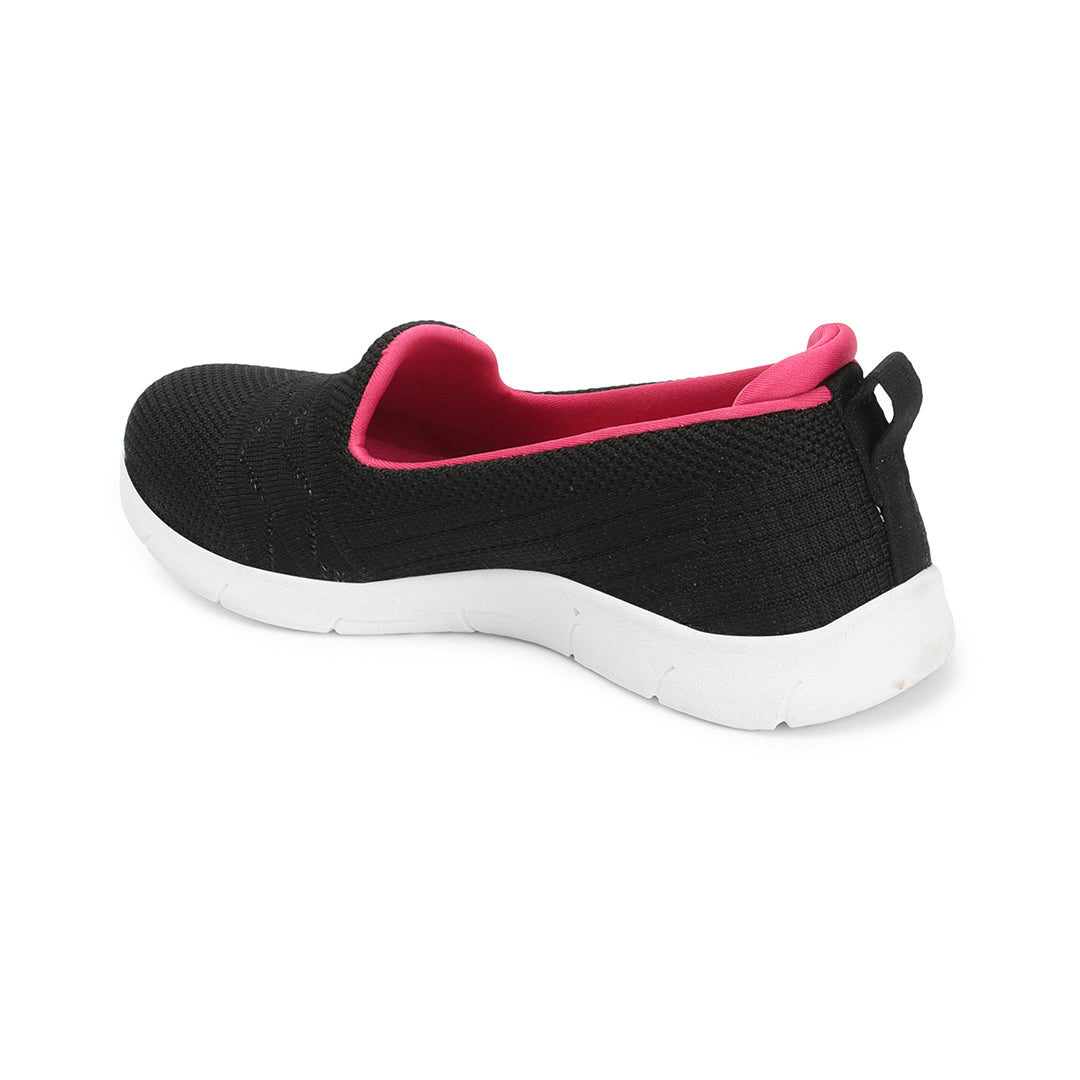 Women Textured Round Toe Flyknit Mesh Slip-On Sneakers
