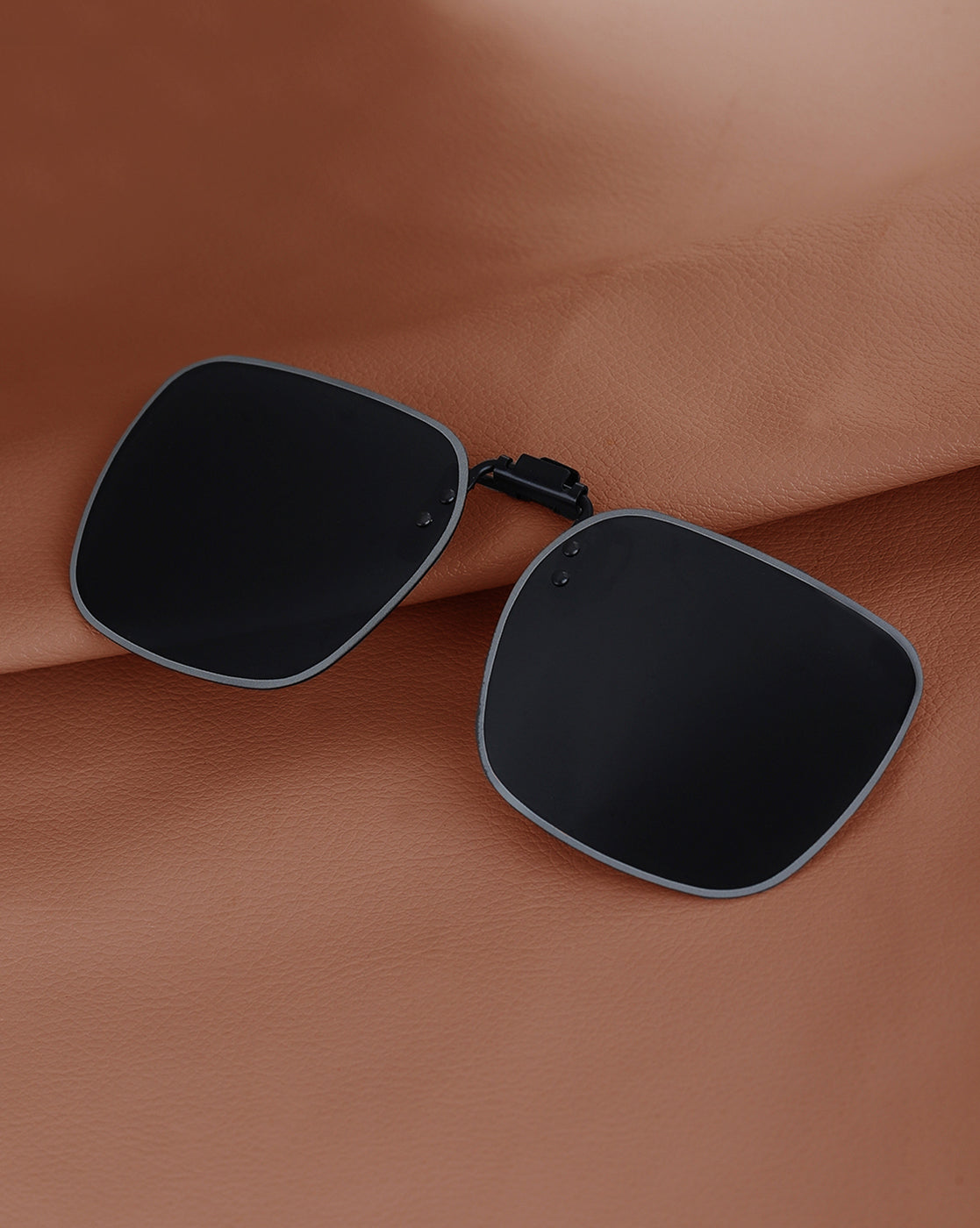 Men Rectangle Sunglass Clip with UV Protected and Polarized Lens