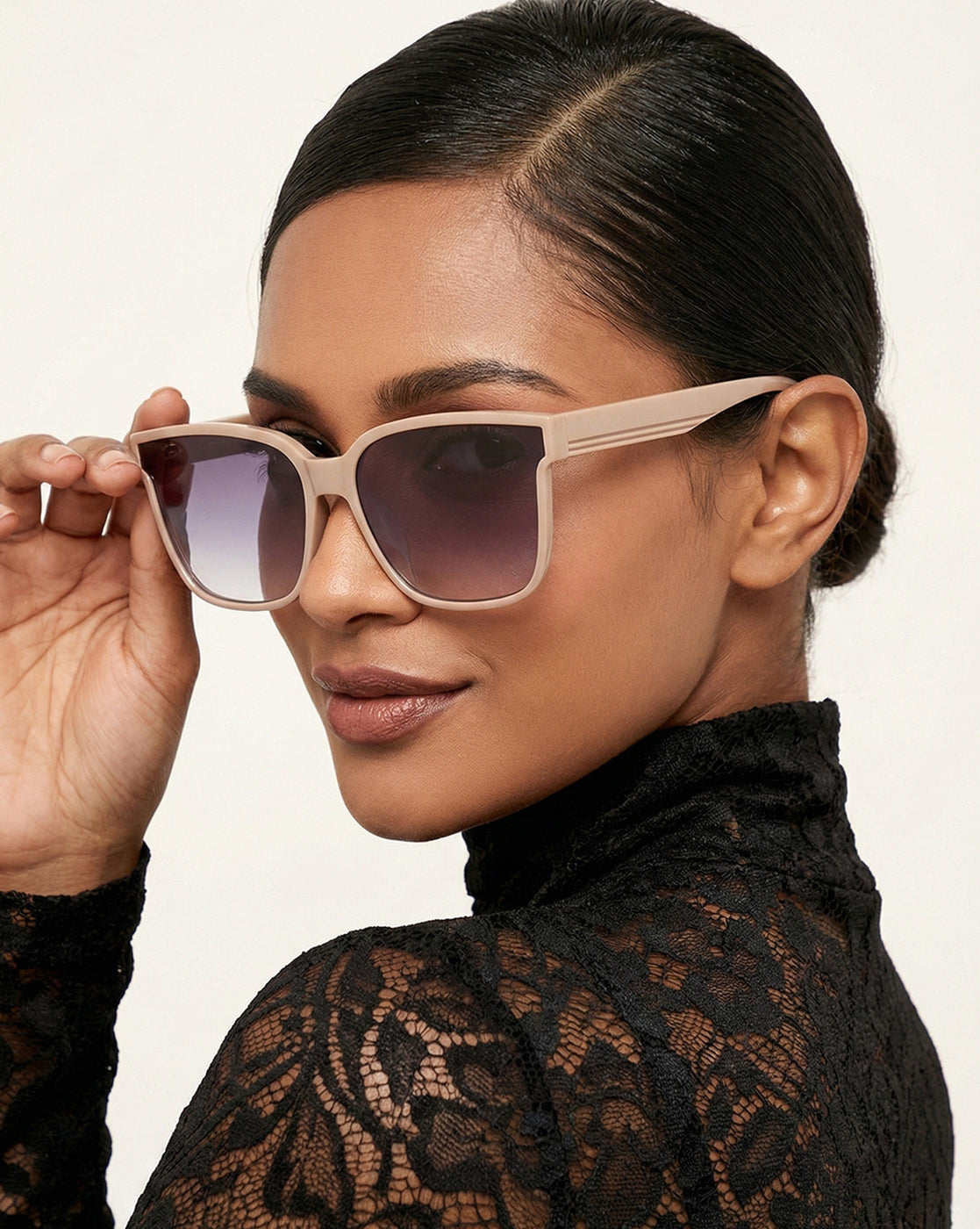 Women UV Protected Blue Lens Brown Toned Oversized Sunglasses