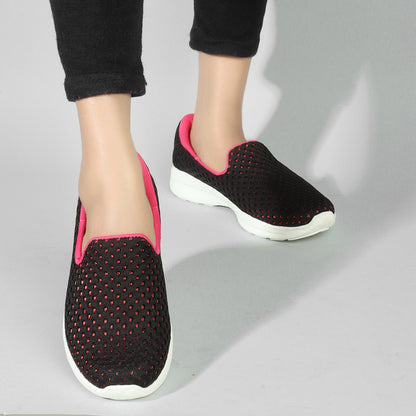 Women Textured Round Toe Flyknit Mesh Slip-On Sneakers
