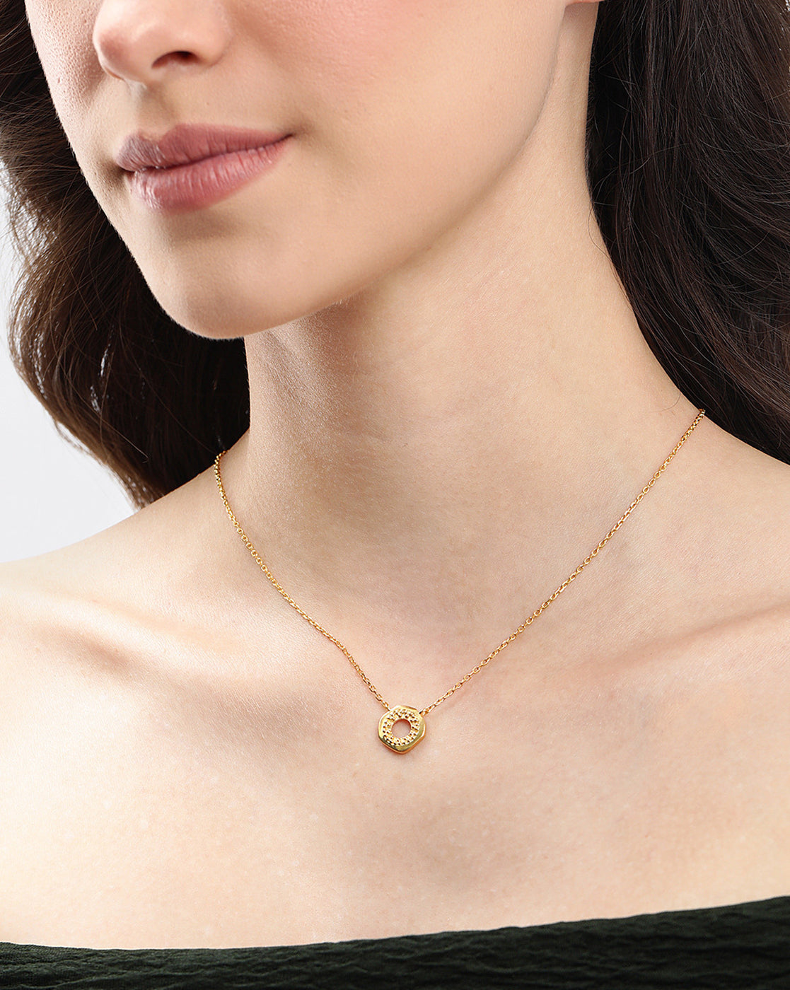 18KT Gold Plated Textured Circle Pendant Necklace