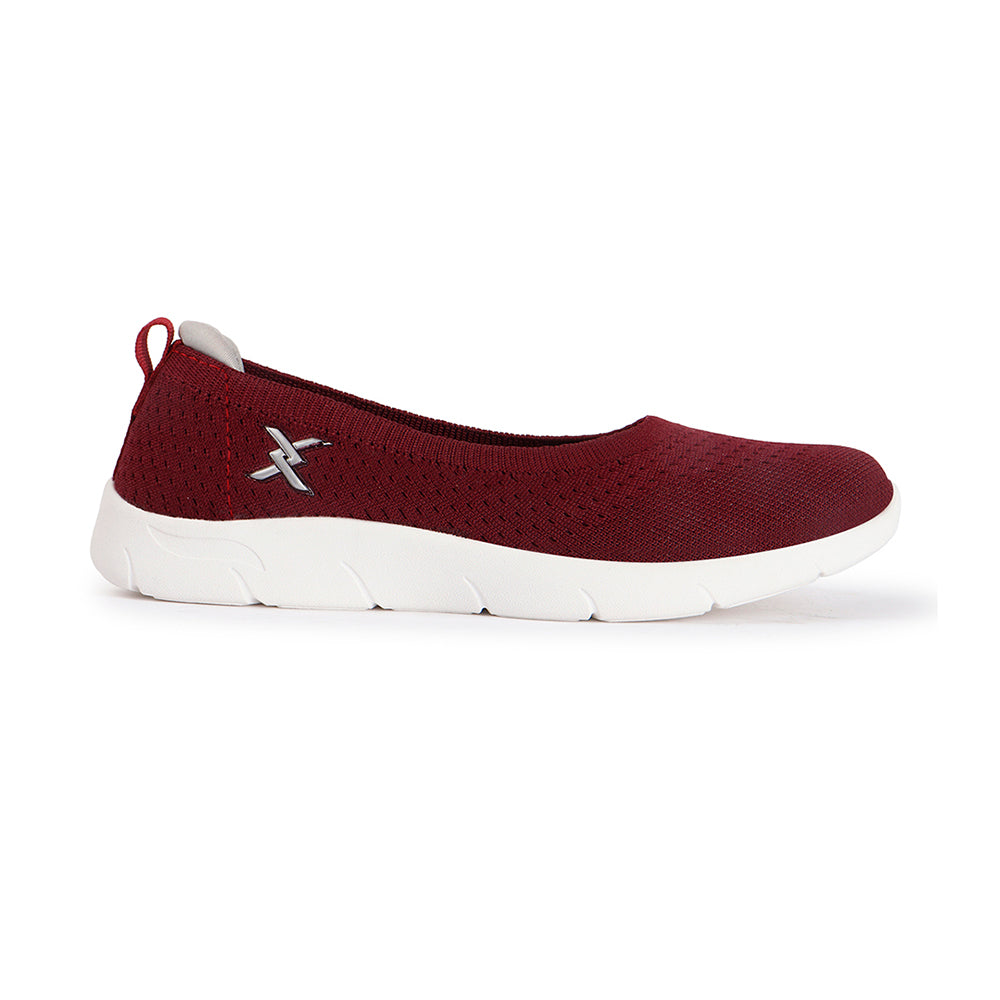 Women Round Toe Flyknit Lightweight Slip-On Sneakers