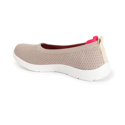 Women Round Toe Flyknit Lightweight Slip-On Sneakers