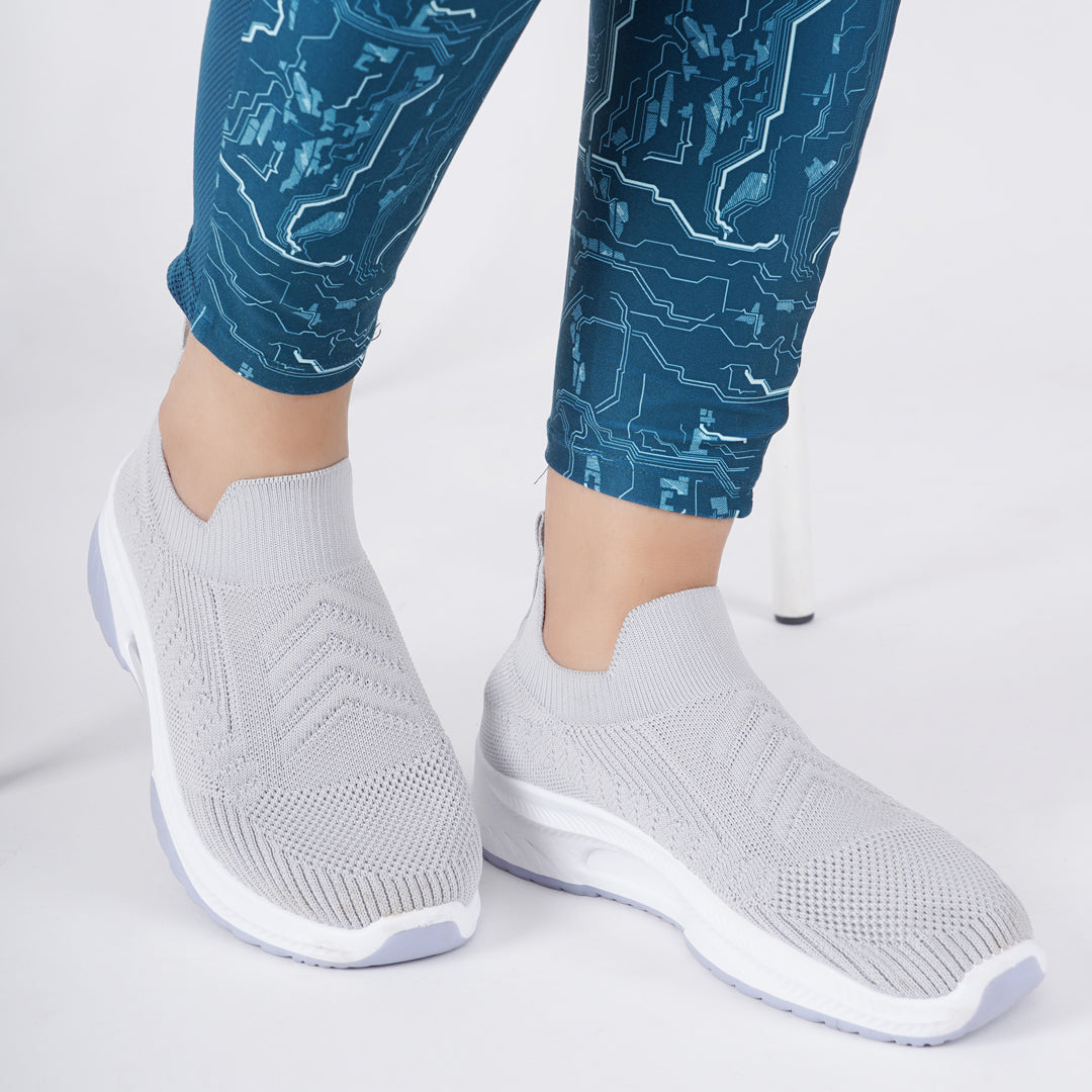 Women Comfortable Flyknit Lightweight Slip-On Sneakers