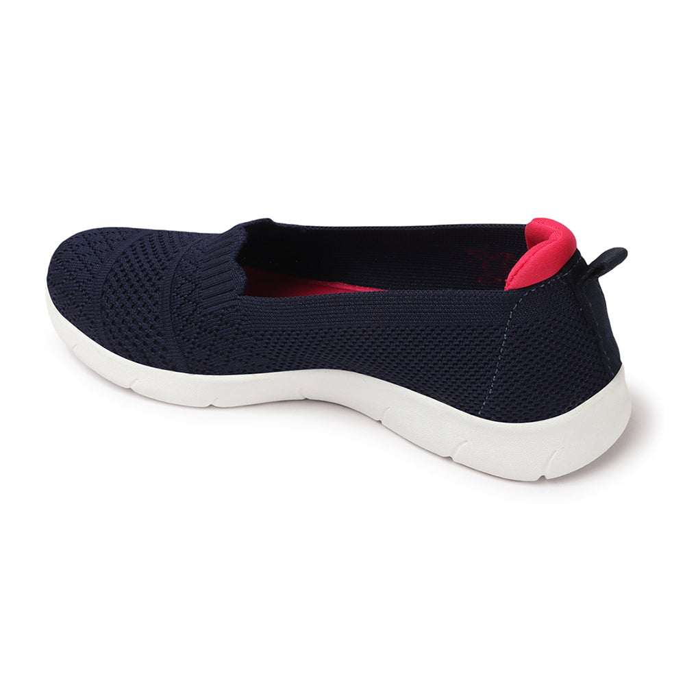 Women Round Toe Flyknit Lightweight Slip-On Sneakers