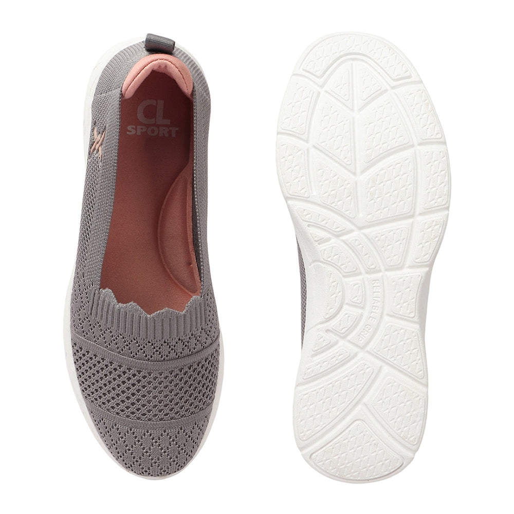 Women Round Toe Flyknit Lightweight Slip-On Sneakers