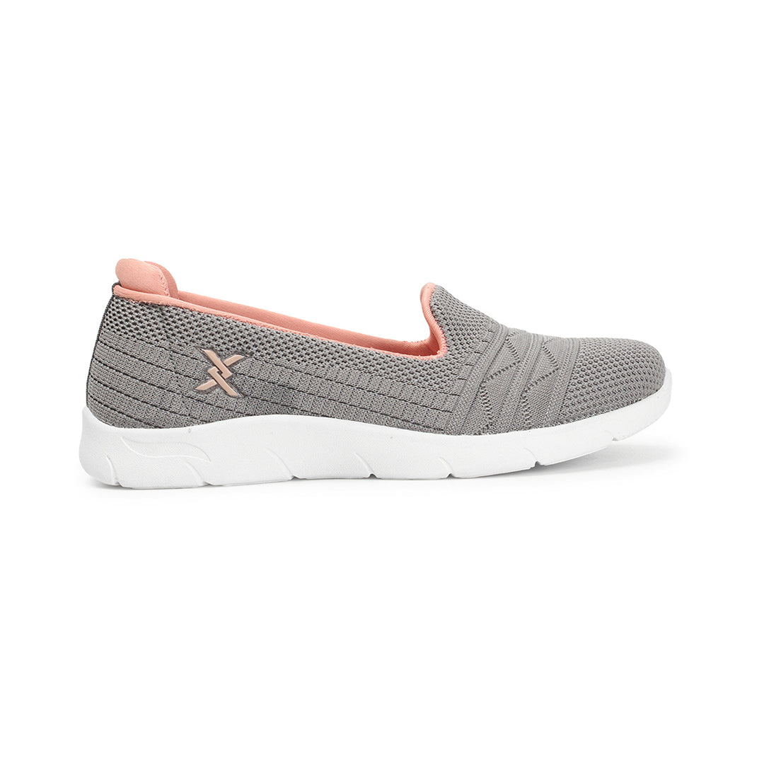 Women Textured Round Toe Flyknit Mesh Slip-On Sneakers