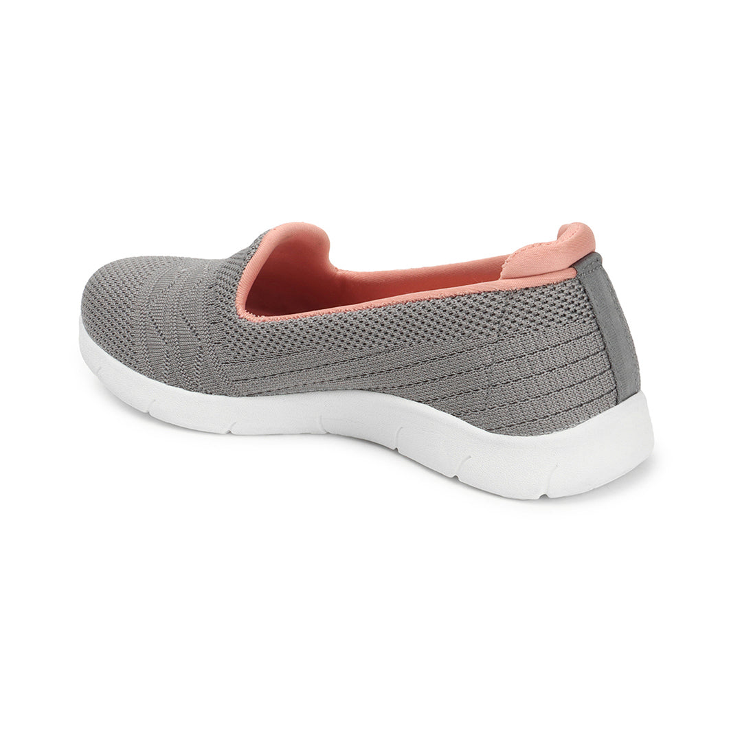Women Textured Round Toe Flyknit Mesh Slip-On Sneakers