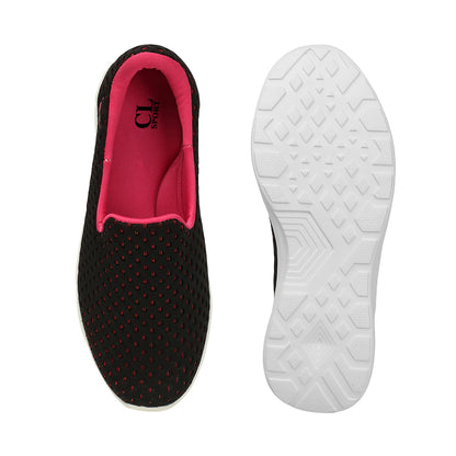Women Textured Round Toe Flyknit Mesh Slip-On Sneakers