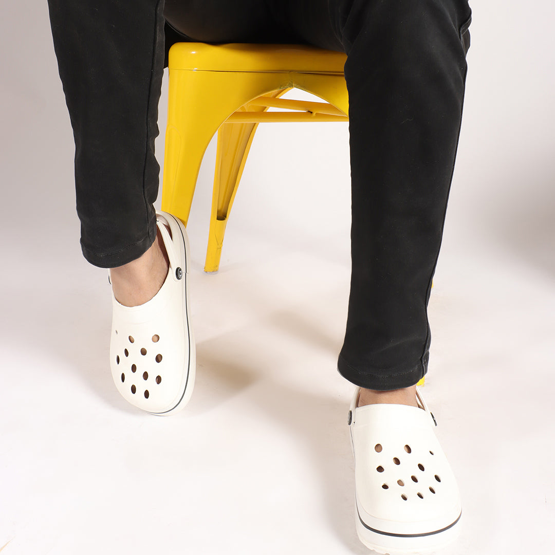 Men Striped Band Perforated Clogs