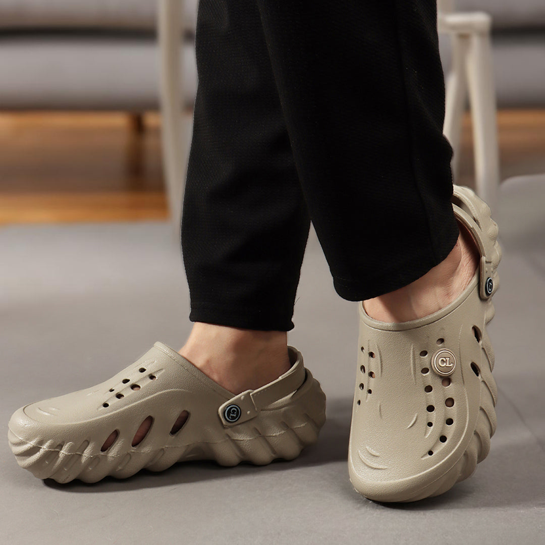 Men Textured Comfort Clogs with Back Strap