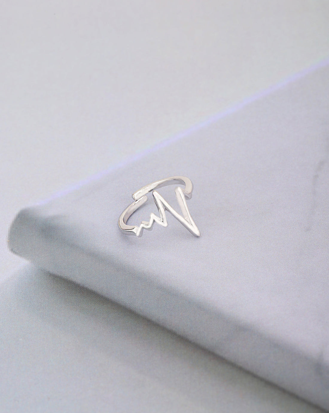 Carlton London Rhodium Plated Silver Toned Contemporary Adjustable Finger Ring For Women