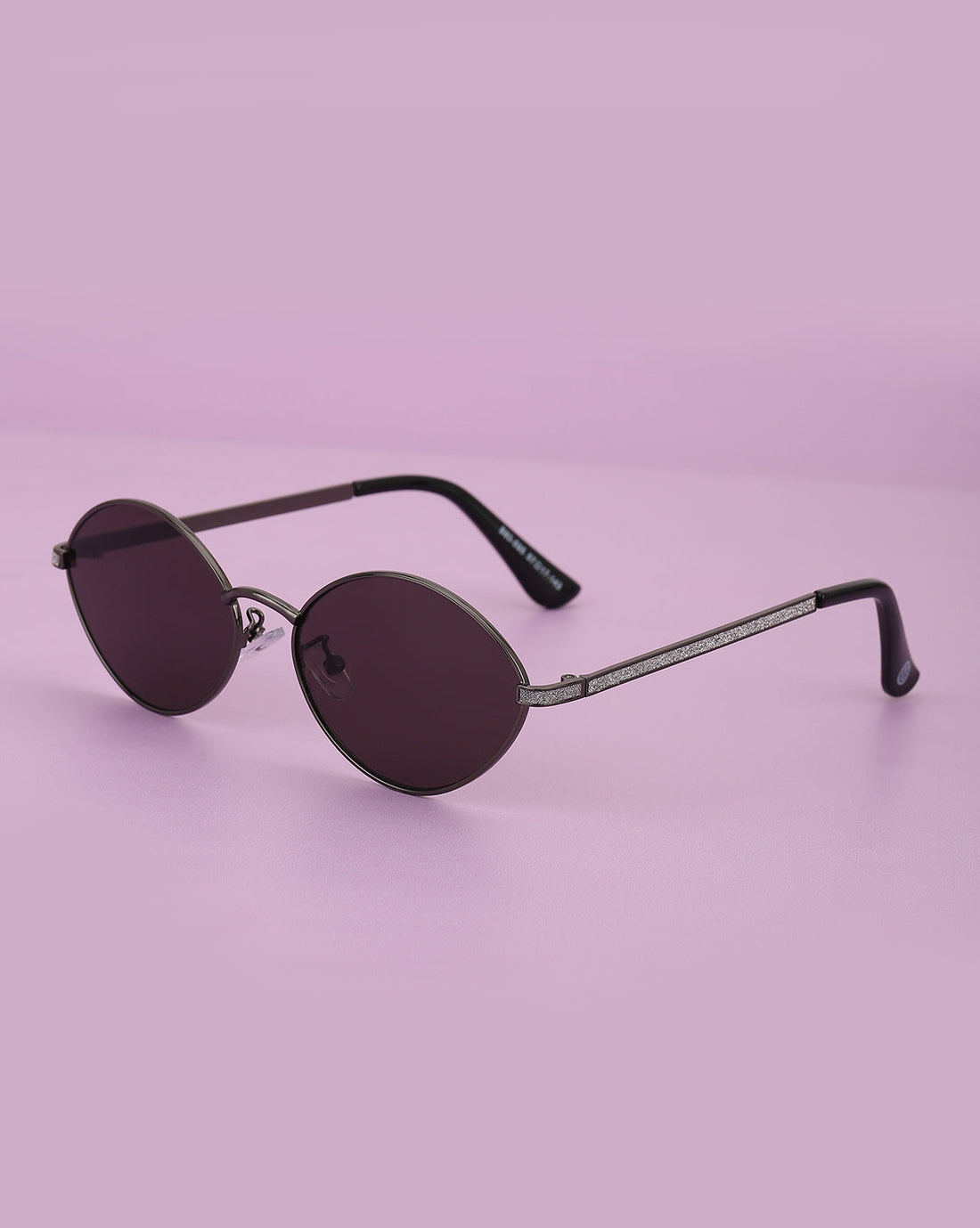 Metallic With Silver Toned Oval Sunglass For Women And Uv Protected Lens