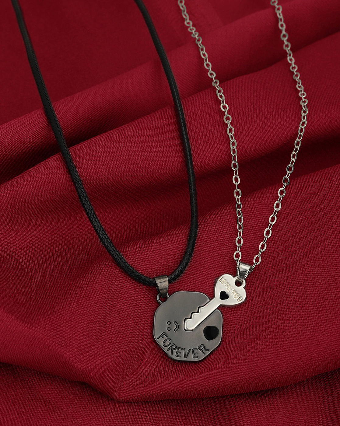 Set of 2 Silver Plated Love You forever Lock &amp; Key Pendant with chain for couples