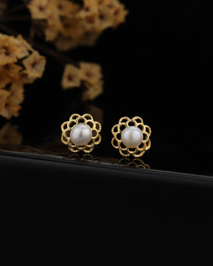 925 Sterling Silver 18kt Gold Plated Pearl Floral Petite Stud Earring