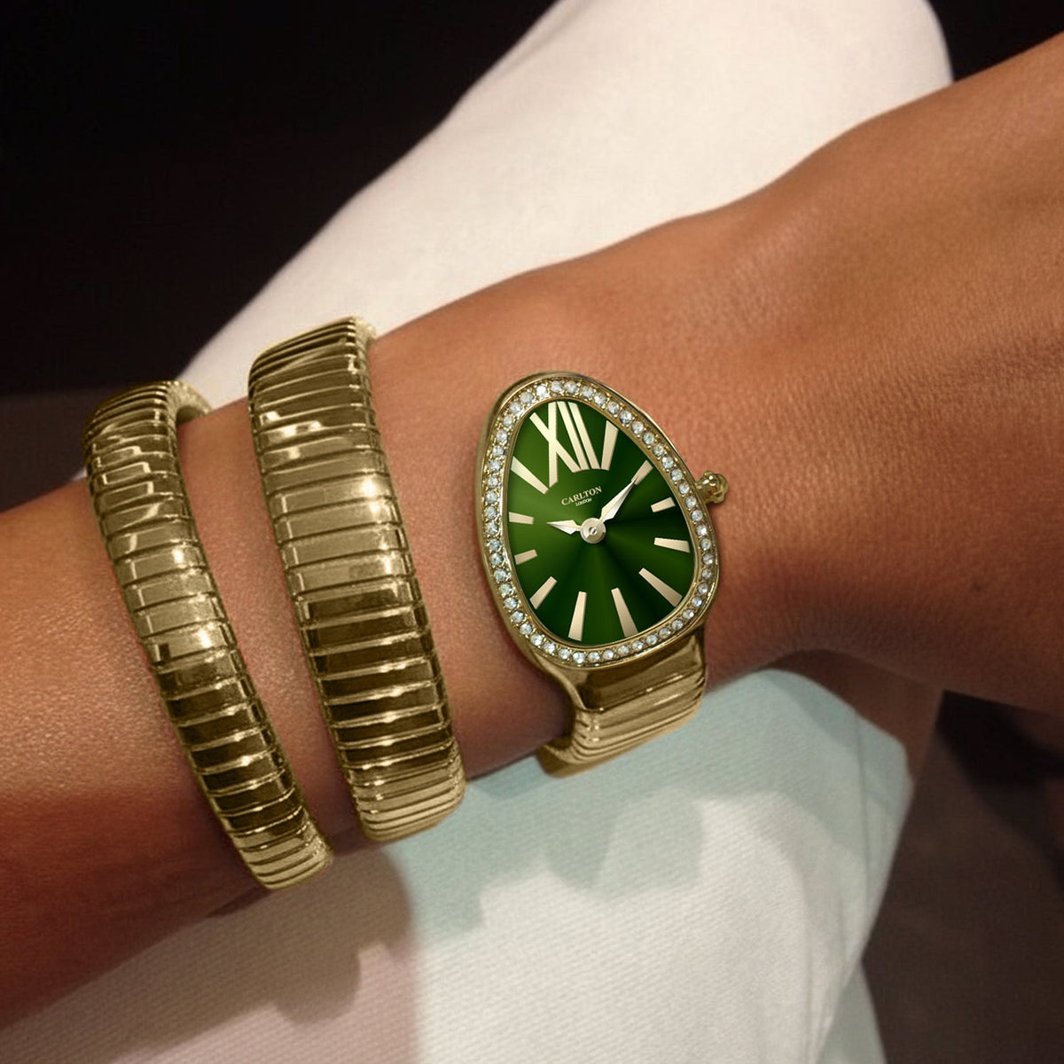 Carlton London Charmer Women Green Stainless Steel Analog Watch - CLW-SNK-A3GN