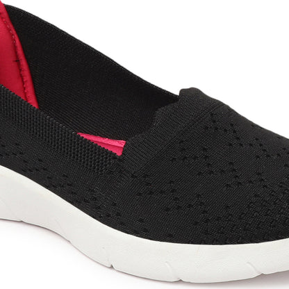 Women Round Toe Flyknit Lightweight Slip-On Sneakers