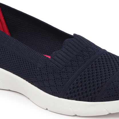 Women Round Toe Flyknit Lightweight Slip-On Sneakers