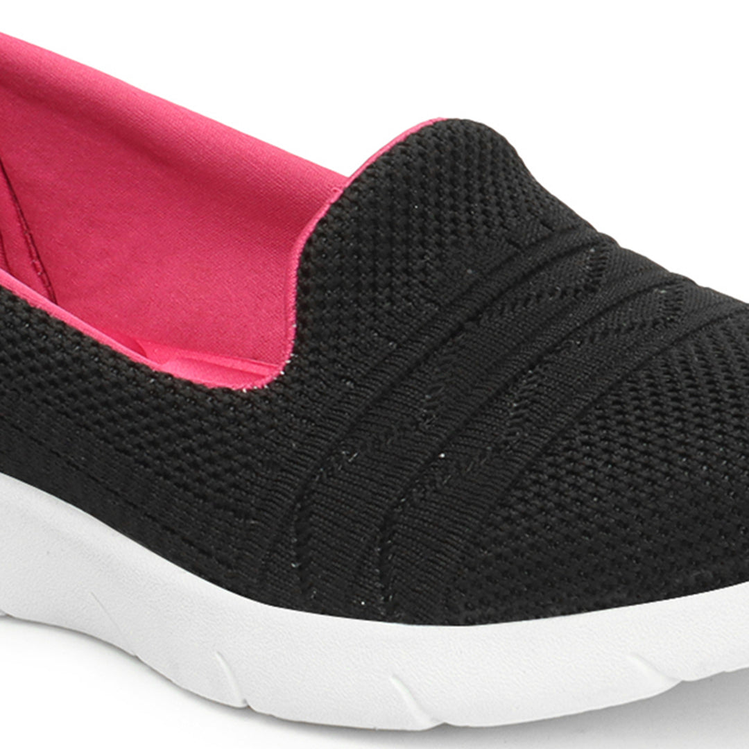 Women Textured Round Toe Flyknit Mesh Slip-On Sneakers