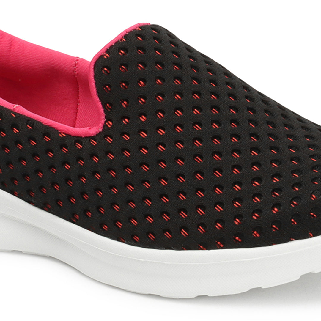 Women Textured Round Toe Flyknit Mesh Slip-On Sneakers