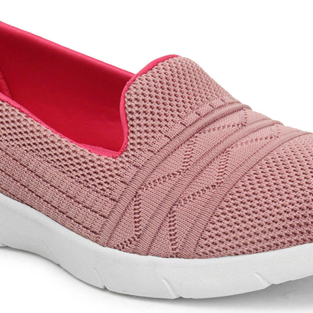 Women Textured Round Toe Flyknit Mesh Slip-On Sneakers