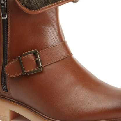 Women Solid Block-Heeled Winter Boots With Buckle